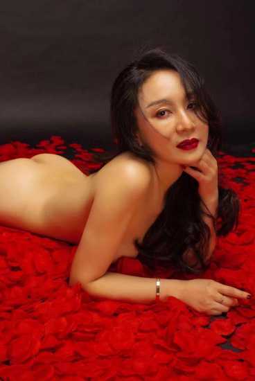 北工大地铁附近 风骚少妇，静静已回归！